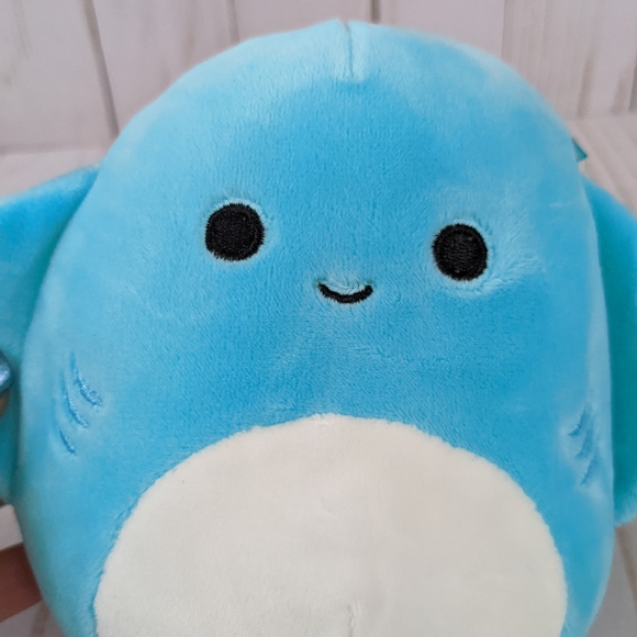 Kellytoy Squishmallows Maggie the Stingray Blue New with Tags 5" - Picture 4 of 5